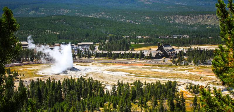 Yellowstone National Park scenic view ideal for camping road trips